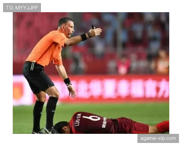 禁区外犯规的判罚条件与裁判执行标准详解