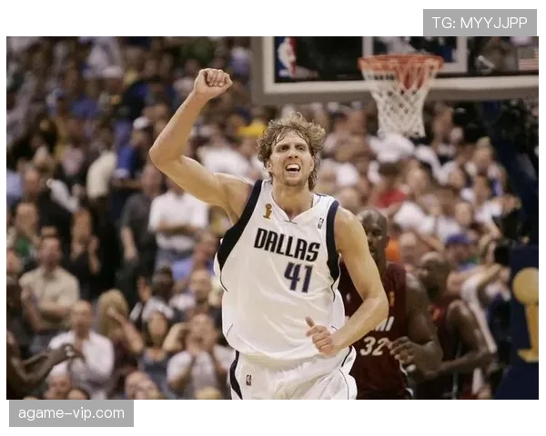 诺维茨基一腿后仰比肩库里拉开空间更致命