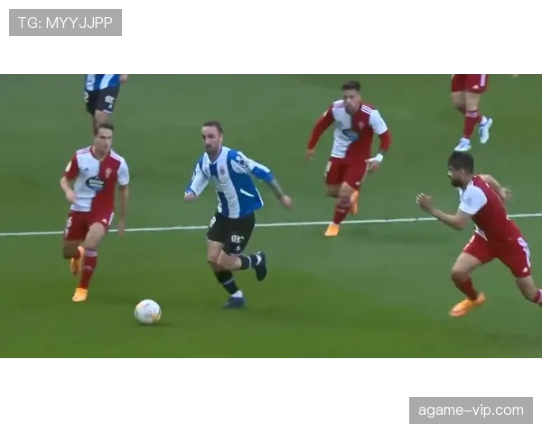 前插直塞撕裂防线，近期回顾显鲁尼射门角色变化